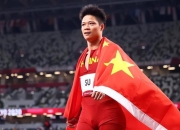 九游娱乐app口碑好-包含田径选手奋勇向前，冲刺胜利的词条