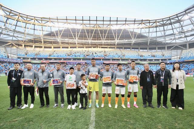 青岛海牛足球俱乐部将在国际赛场上勇攀高峰